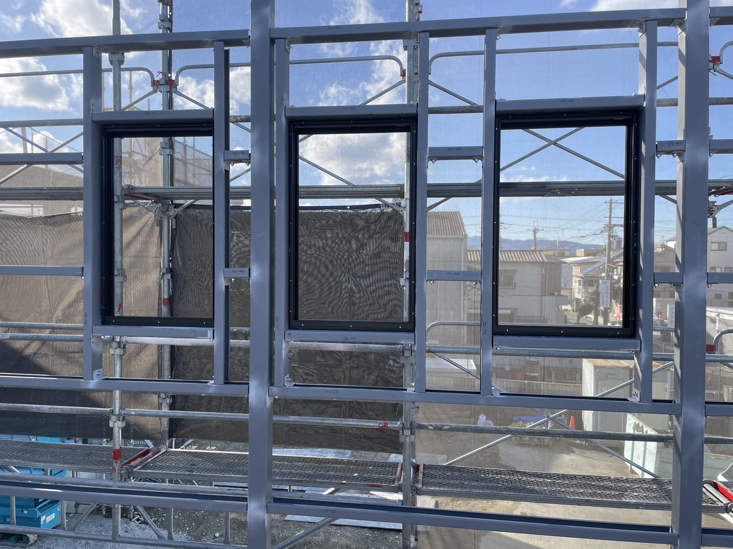 工場建設】窓枠サッシ取り付け 注意点と施工手順 株式会社堀健－倉庫